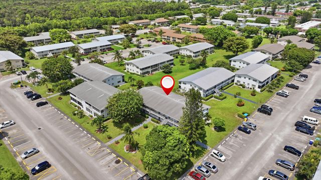 98 E Cambridge E, West Palm Beach, FL 33417