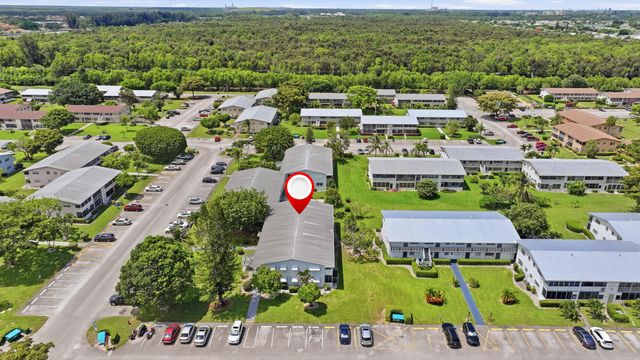 98 E Cambridge E, West Palm Beach, FL 33417