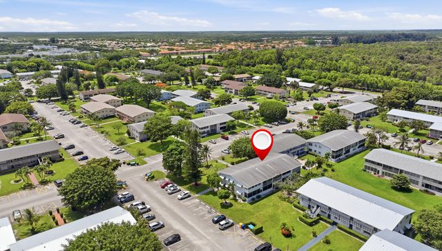 98 E Cambridge E, West Palm Beach, FL 33417