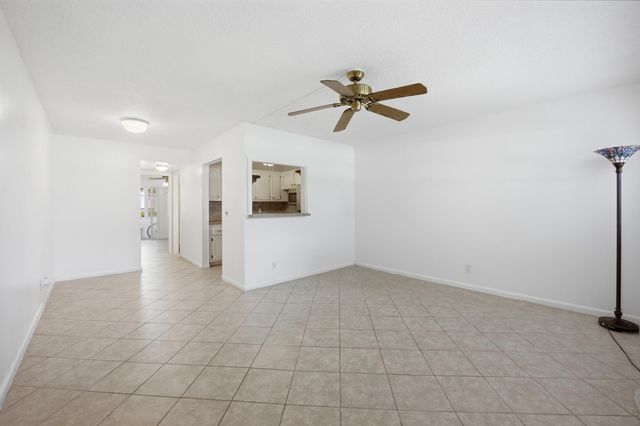 98 E Cambridge E, West Palm Beach, FL 33417