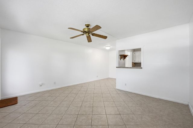 98 E Cambridge E, West Palm Beach, FL 33417