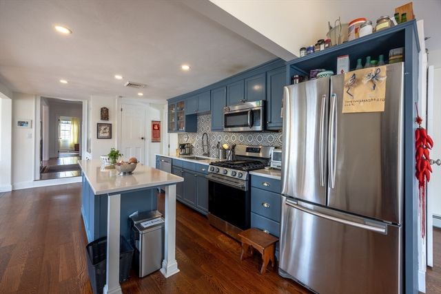 51 William St 2, Fairhaven, MA 02719