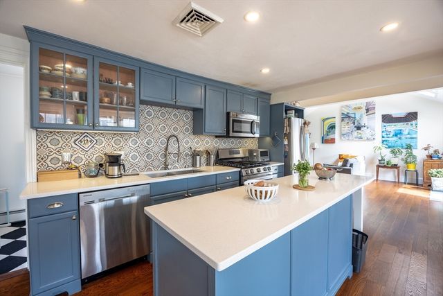 51 William St 2, Fairhaven, MA 02719
