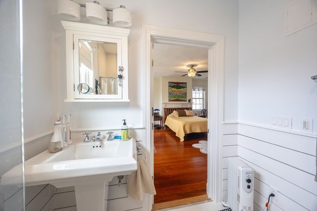 51 William St 2, Fairhaven, MA 02719