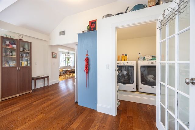 51 William St 2, Fairhaven, MA 02719