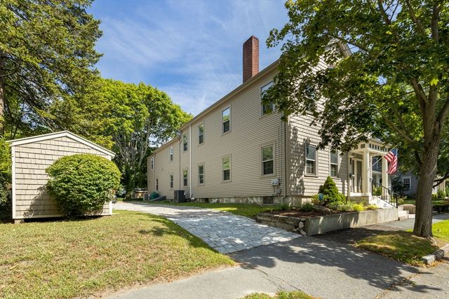 51 William St 2, Fairhaven, MA 02719