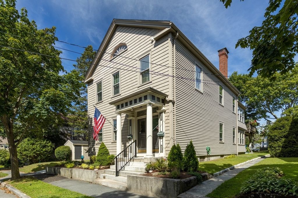 51 William St 2, Fairhaven, MA 02719