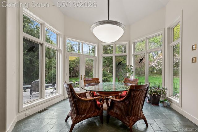 1800 Tiverton Road, Bloomfield Hills, MI 48304