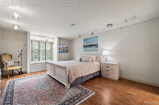 1800 Tiverton Road, Bloomfield Hills, MI 48304