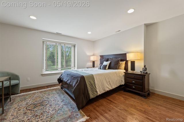 1800 Tiverton Road, Bloomfield Hills, MI 48304
