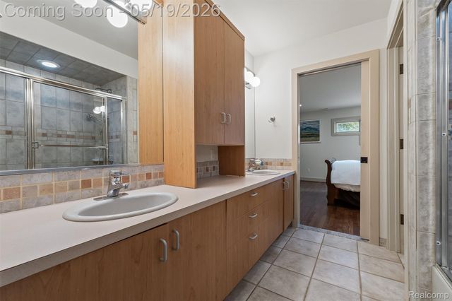 1800 Tiverton Road, Bloomfield Hills, MI 48304