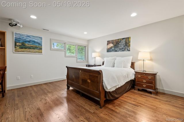 1800 Tiverton Road, Bloomfield Hills, MI 48304