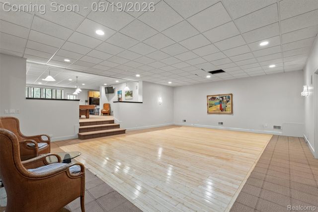 1800 Tiverton Road, Bloomfield Hills, MI 48304