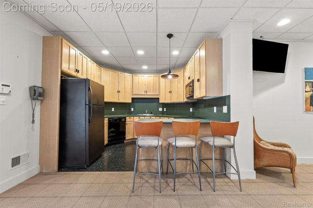 1800 Tiverton Road, Bloomfield Hills, MI 48304