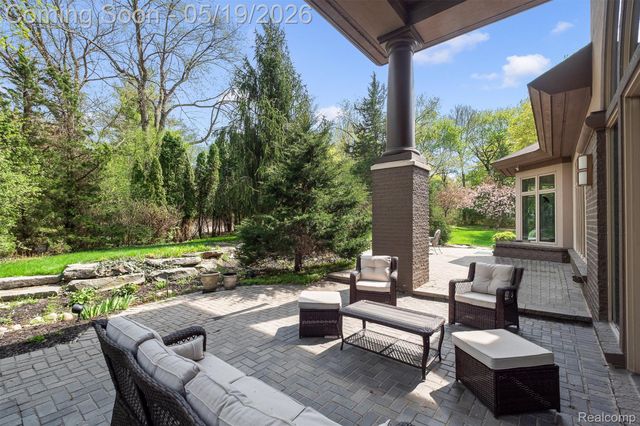 1800 Tiverton Road, Bloomfield Hills, MI 48304