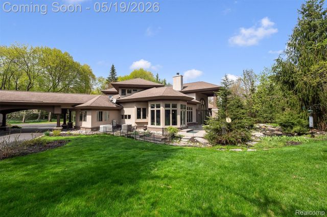 1800 Tiverton Road, Bloomfield Hills, MI 48304