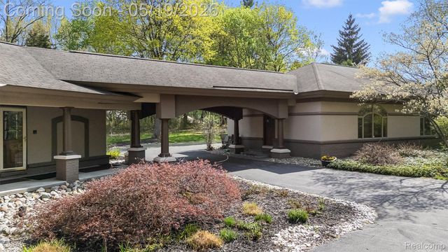 1800 Tiverton Road, Bloomfield Hills, MI 48304