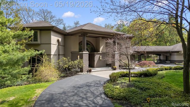 1800 Tiverton Road, Bloomfield Hills, MI 48304