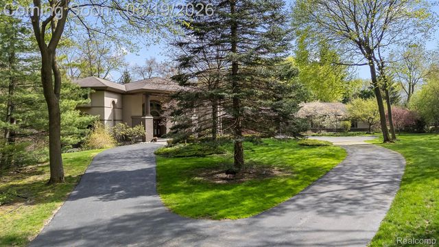 1800 Tiverton Road, Bloomfield Hills, MI 48304