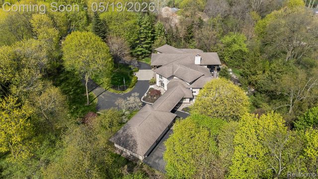 1800 Tiverton Road, Bloomfield Hills, MI 48304