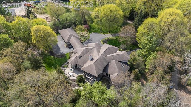 1800 Tiverton Road, Bloomfield Hills, MI 48304