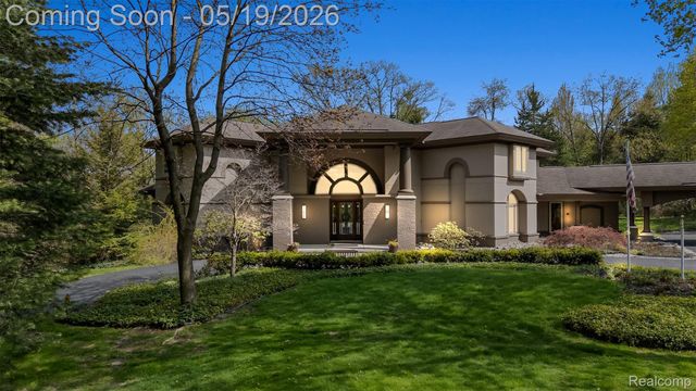 1800 Tiverton Road, Bloomfield Hills, MI 48304