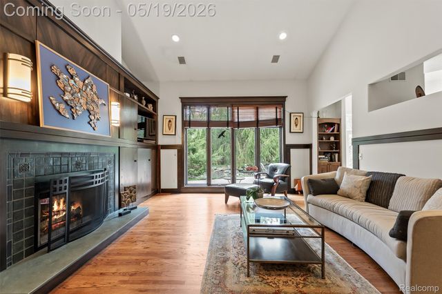 1800 Tiverton Road, Bloomfield Hills, MI 48304