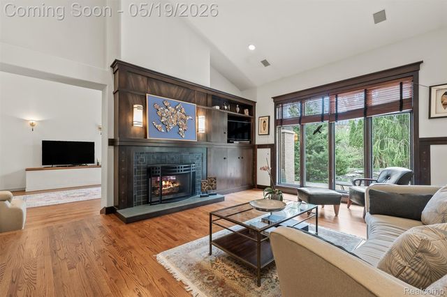 1800 Tiverton Road, Bloomfield Hills, MI 48304