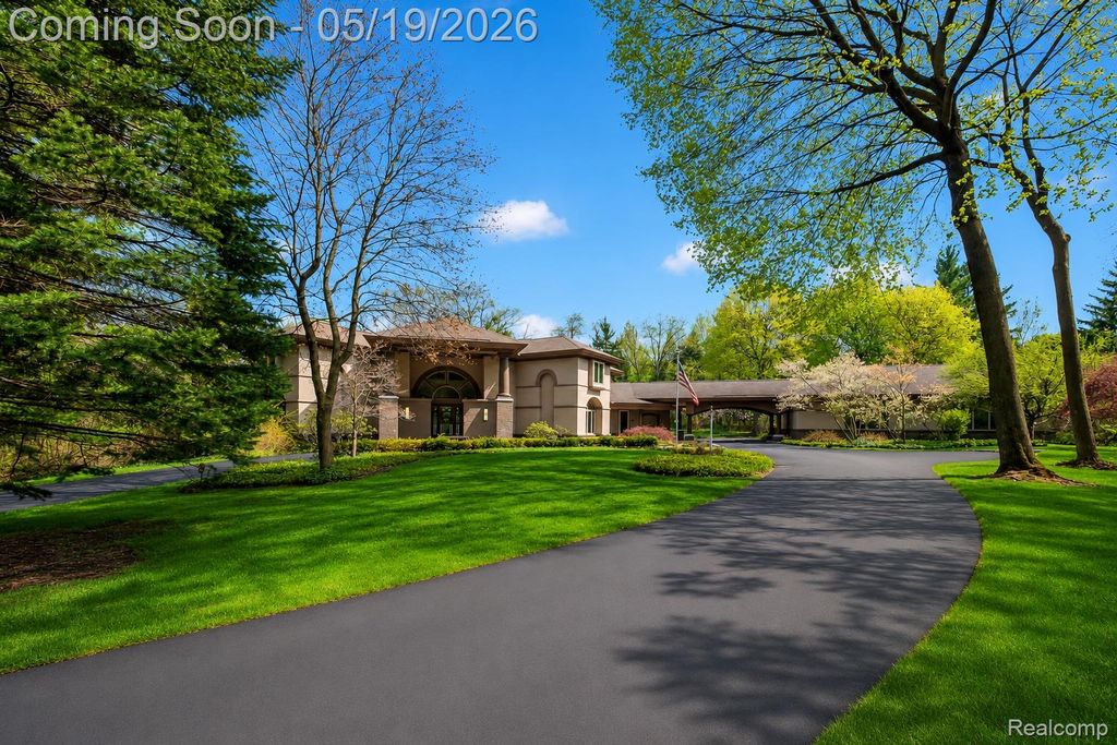 1800 Tiverton Road, Bloomfield Hills, MI 48304