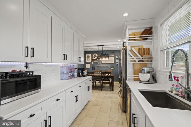 80 E CHESTNUT AVE, Bellmawr, NJ 08031