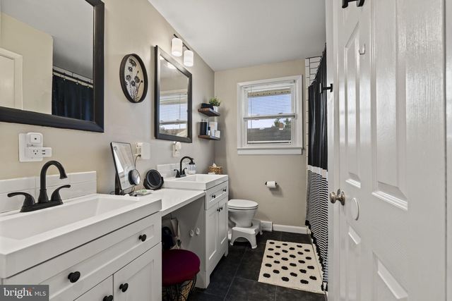 80 E CHESTNUT AVE, Bellmawr, NJ 08031