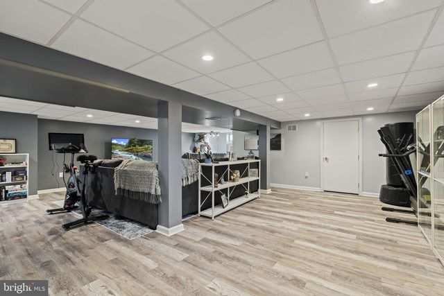 80 E CHESTNUT AVE, Bellmawr, NJ 08031