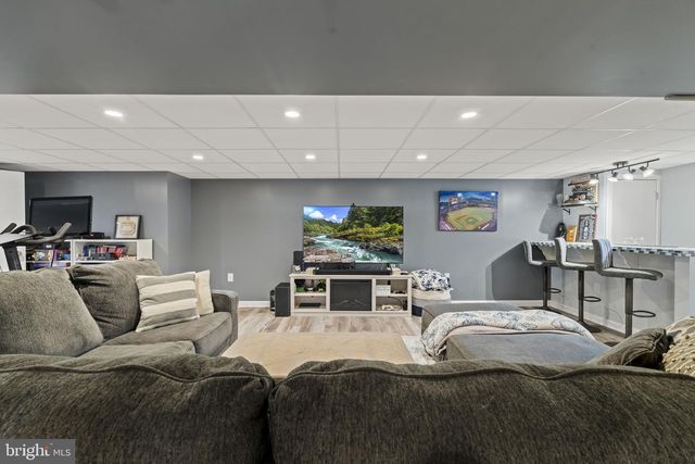 80 E CHESTNUT AVE, Bellmawr, NJ 08031