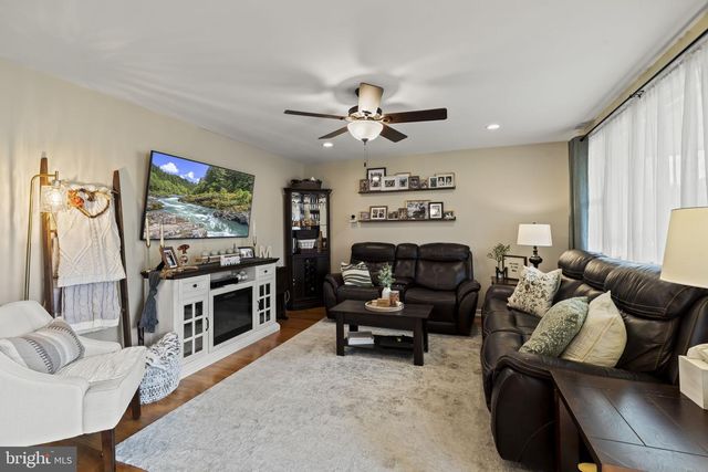 80 E CHESTNUT AVE, Bellmawr, NJ 08031