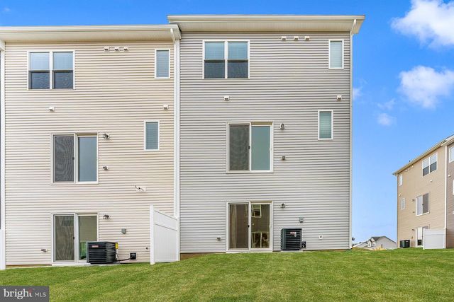 549 BARTHOLOMEW DR, Waynesboro, PA 17268