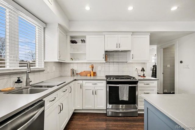 4163 E Maple Avenue, Grand Blanc, MI 48439