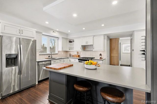 4163 E Maple Avenue, Grand Blanc, MI 48439