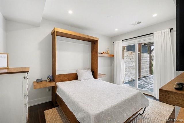 4163 E Maple Avenue, Grand Blanc, MI 48439