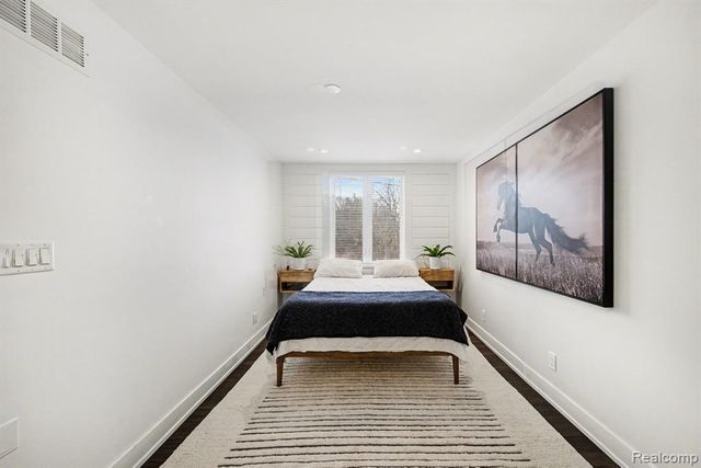 4163 E Maple Avenue, Grand Blanc, MI 48439