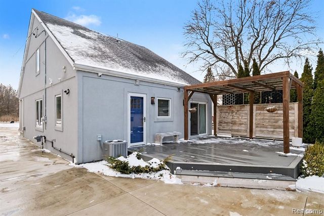 4163 E Maple Avenue, Grand Blanc, MI 48439