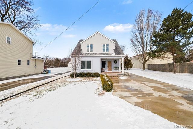 4163 E Maple Avenue, Grand Blanc, MI 48439