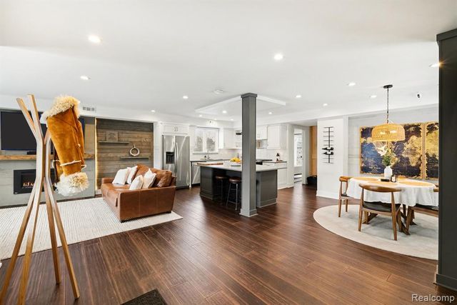 4163 E Maple Avenue, Grand Blanc, MI 48439