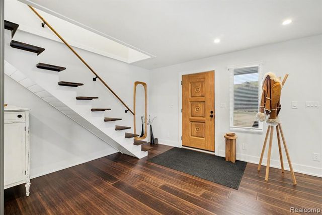 4163 E Maple Avenue, Grand Blanc, MI 48439