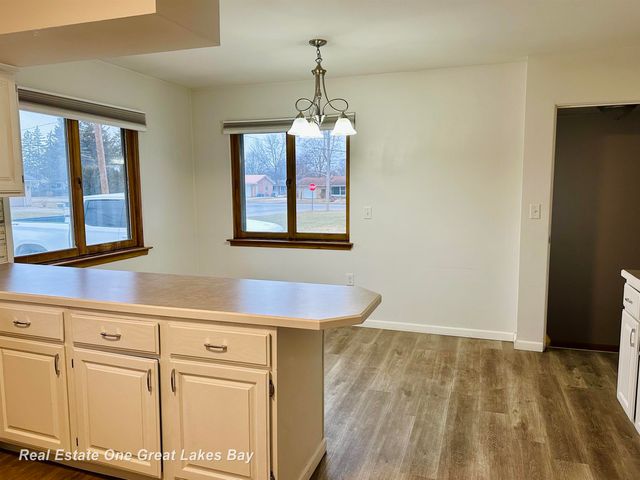 2470 Linda Avenue, Saginaw, MI 48603