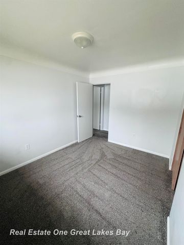 2470 Linda Avenue, Saginaw, MI 48603