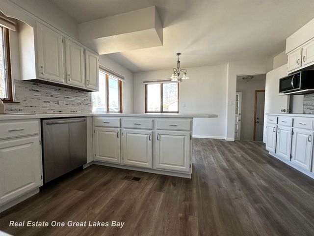 2470 Linda Avenue, Saginaw, MI 48603