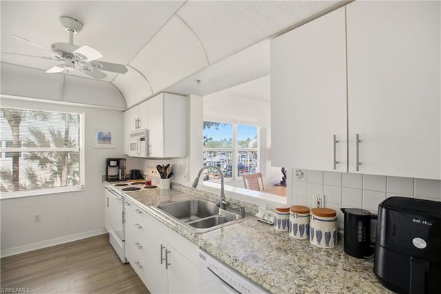 4421 Bay Beach LN # 611, Fort Myers Beach, FL 33931