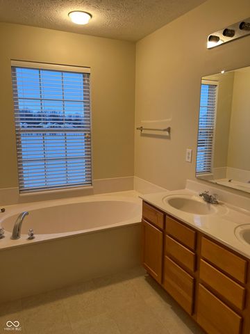 3522 N Golden Gate Drive N, Westfield, IN 46074