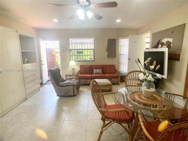 15529 SW 69th Ter Side, Miami, FL 33193