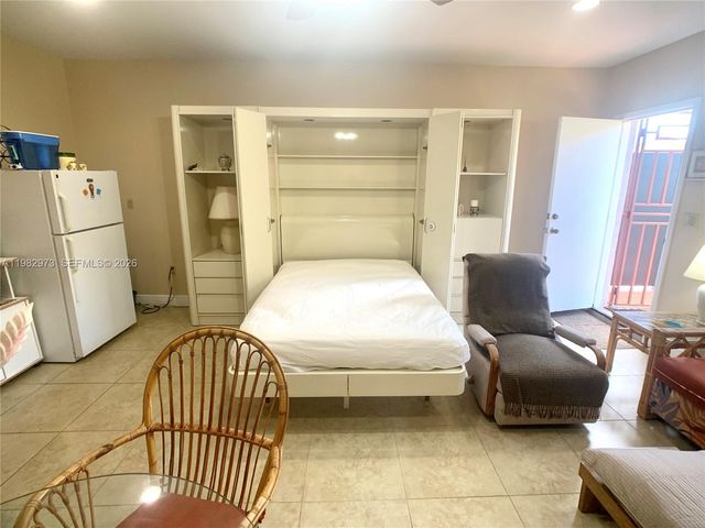 15529 SW 69th Ter Side, Miami, FL 33193